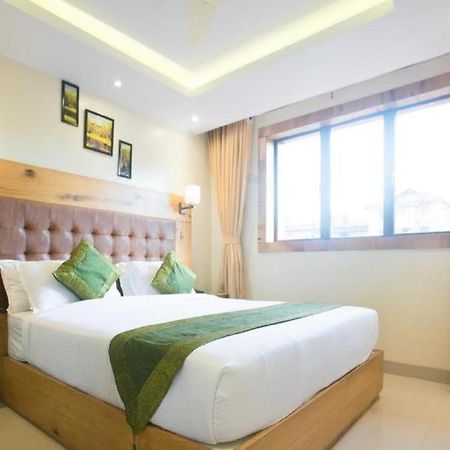 Hotel Square Stay Nowe Delhi Zewnętrze zdjęcie