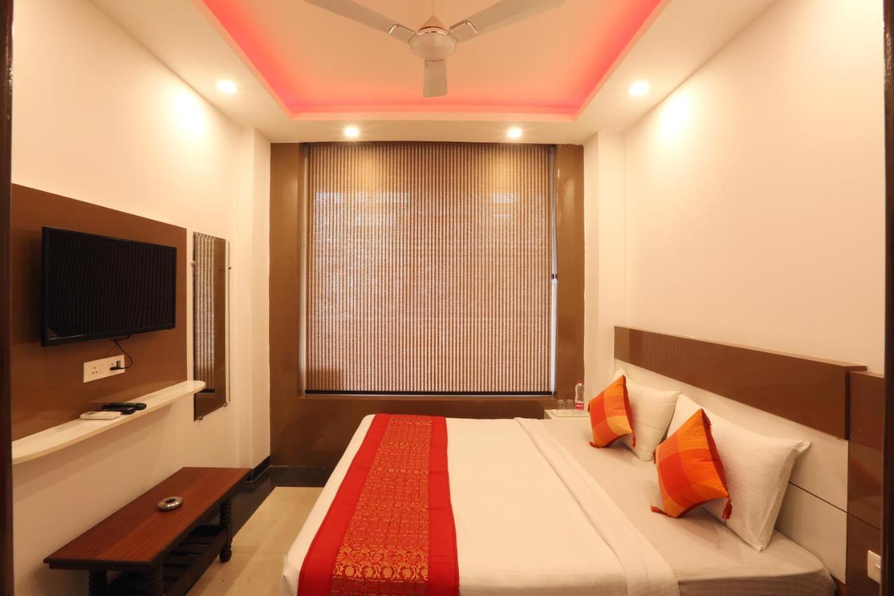 Hotel Square Stay Nowe Delhi Zewnętrze zdjęcie