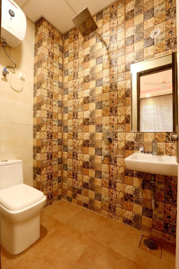 Hotel Square Stay Nowe Delhi Zewnętrze zdjęcie